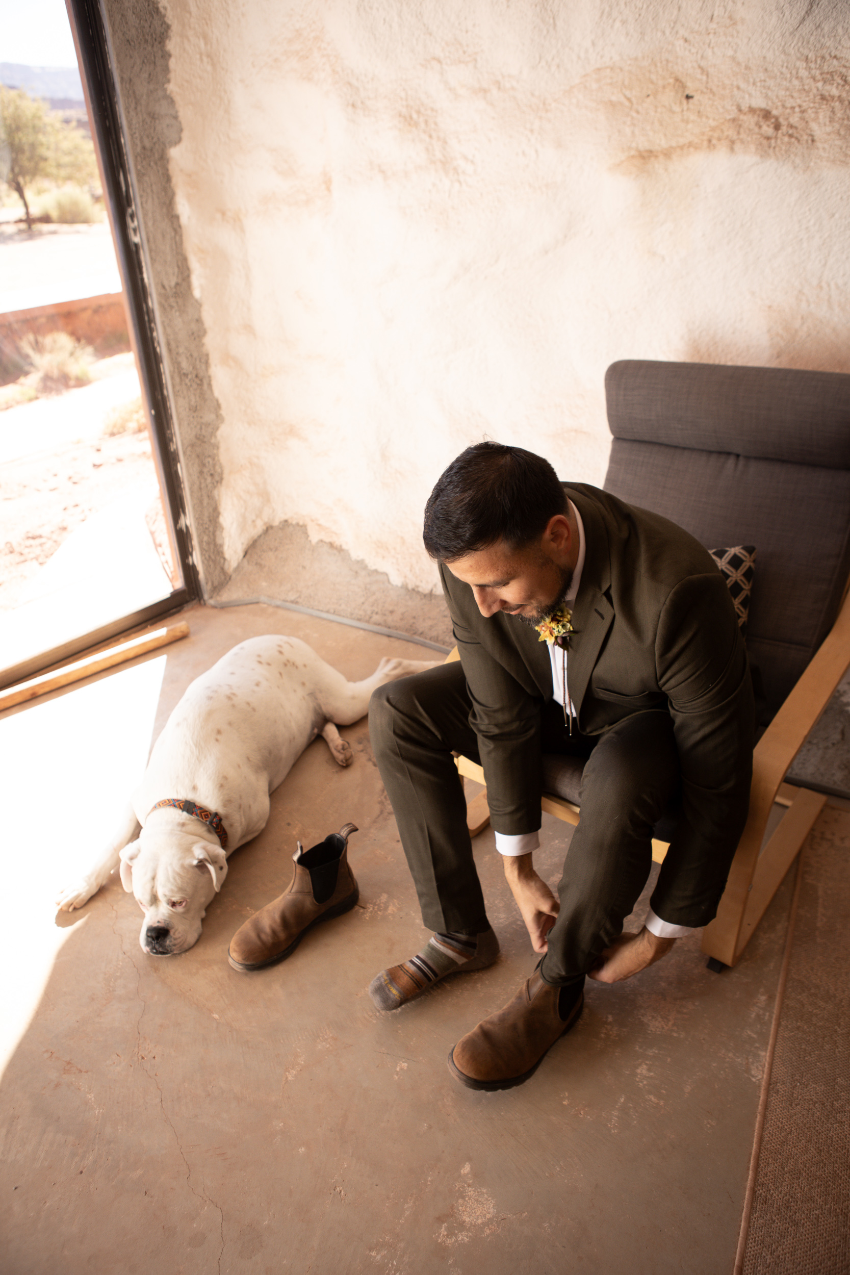 Intimate morning moment before a Moab wedding