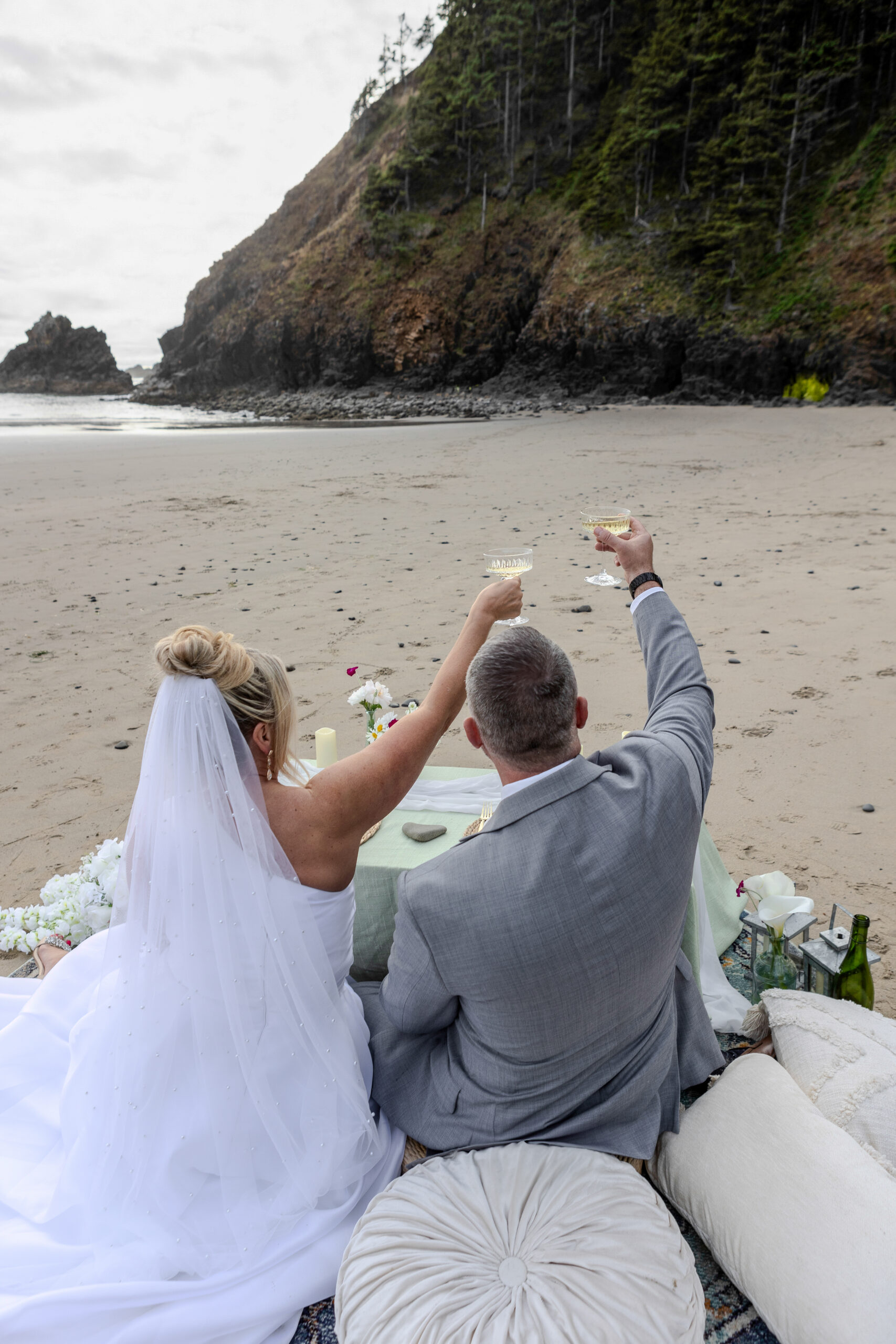 Private catered elopement picnic overlooking the Pacific Ocean